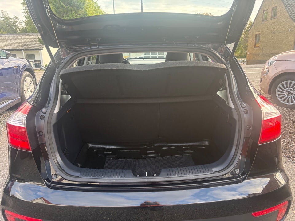 Kia Rio 1,2 CVVT Style+ 5d