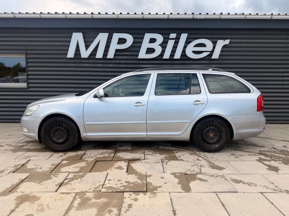 Skoda Octavia 1,6 TDi 105 Active Combi 5d