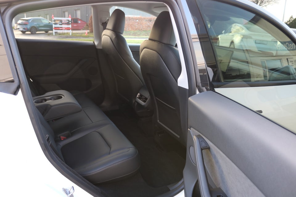 Tesla Model Y Long Range AWD 5d