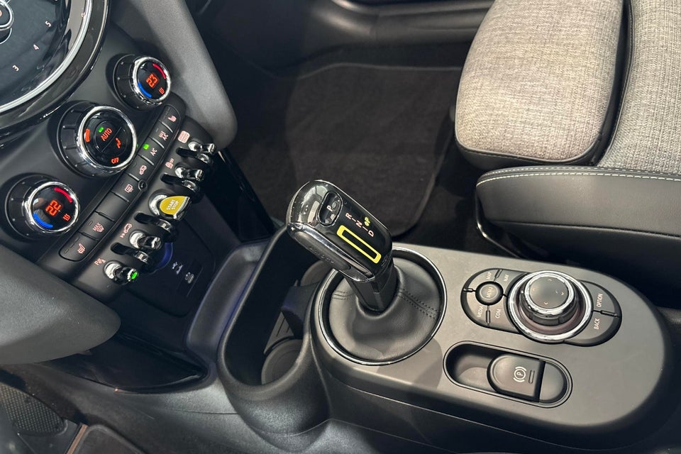 MINI Cooper SE Edition Premium Plus 3d