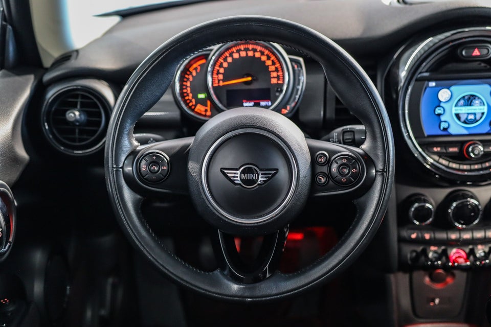MINI Cooper 1,5 Essential Edition 5d