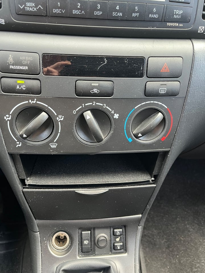 Toyota Corolla 1,6 Luna 5d