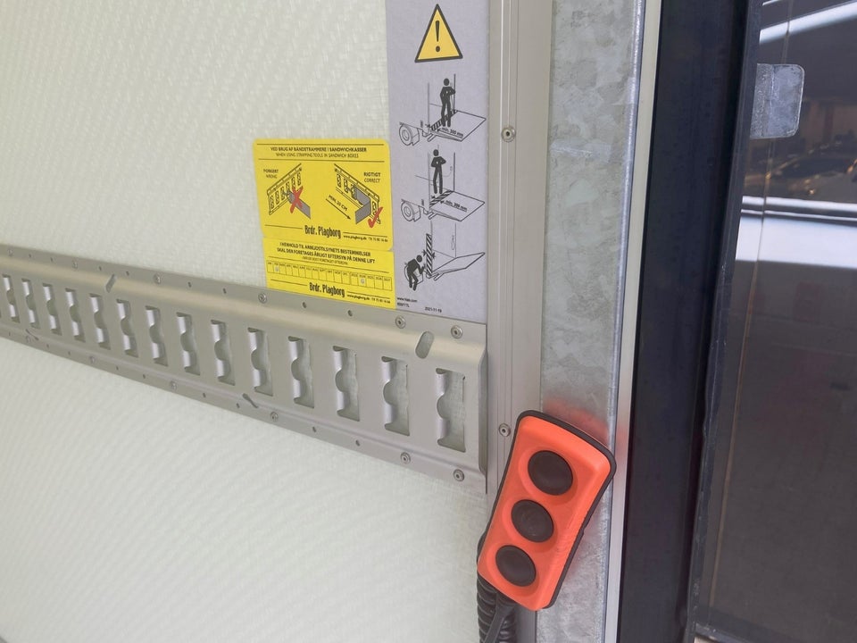 Mercedes Sprinter 317 2,0 CDi A3 Chassis PRO aut. RWD 2d