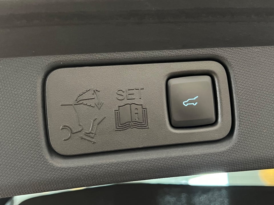 Ford Mustang Mach-E 73 Premium Standard Range AWD 5d