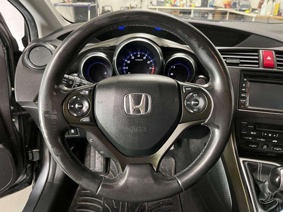 Honda Civic 1,8 i-VTEC Executive 5d