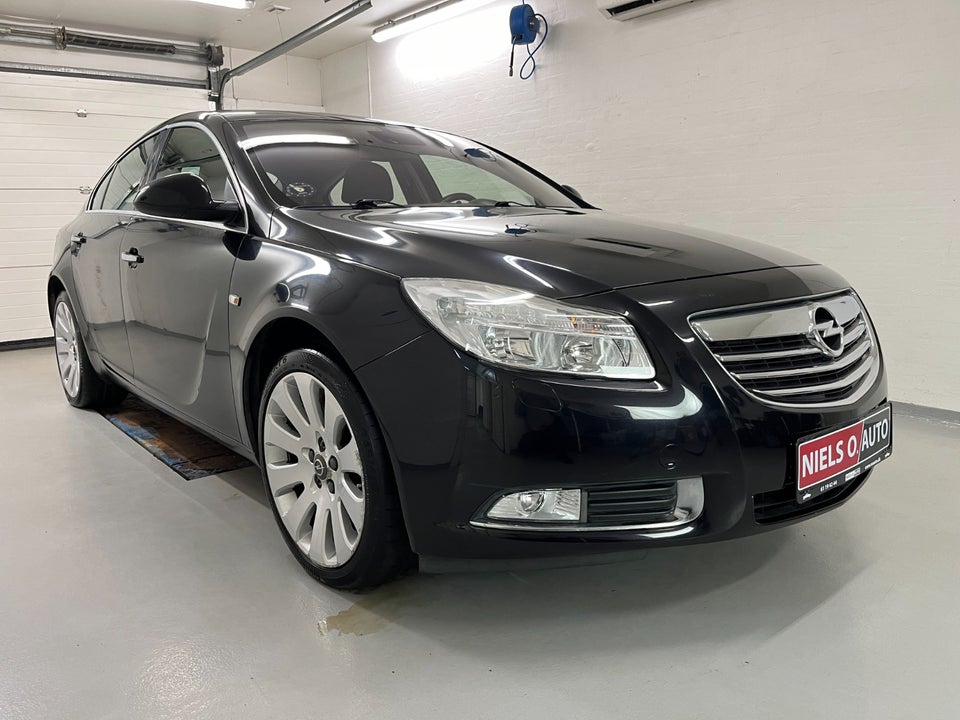 Opel Insignia 2,8 V6 Turbo Cosmo 4x4 5d