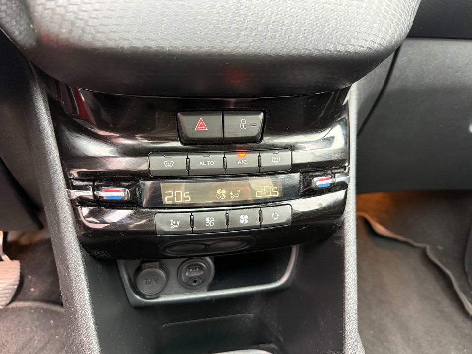 Peugeot 208 1,2 VTi 82 Allure 5d