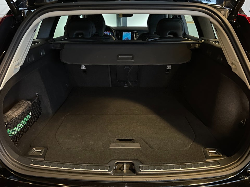 Volvo V60 2,0 T6 ReCharge Plus Dark aut. AWD 5d