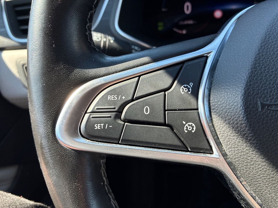 Renault Captur 1,6 E-Tech Initiale Paris 5d
