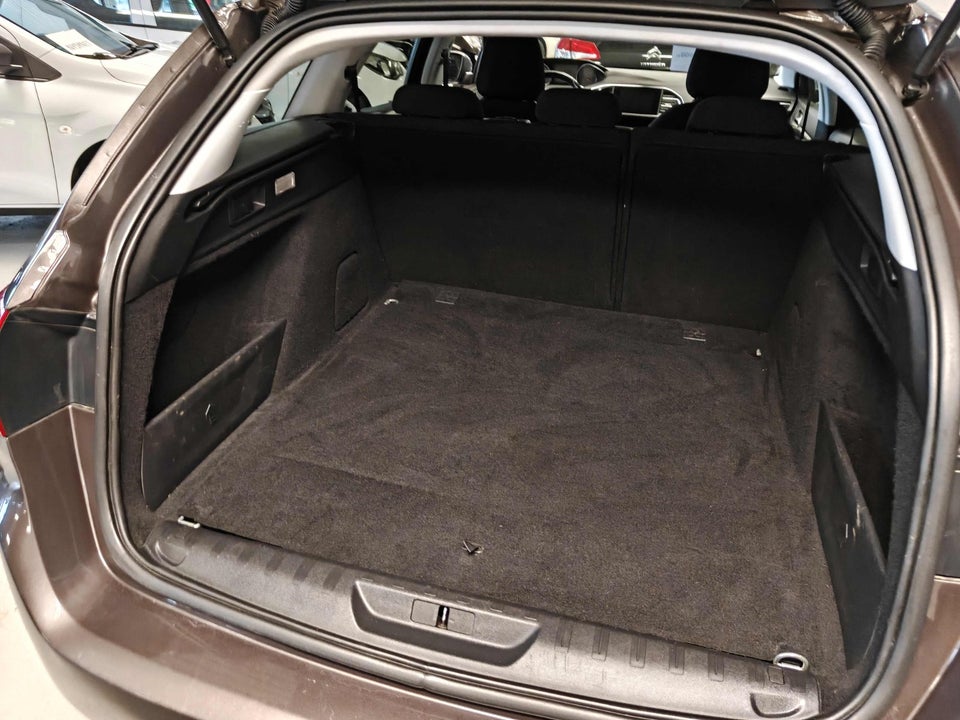 Peugeot 308 1,2 e-THP 110 Active SW 5d