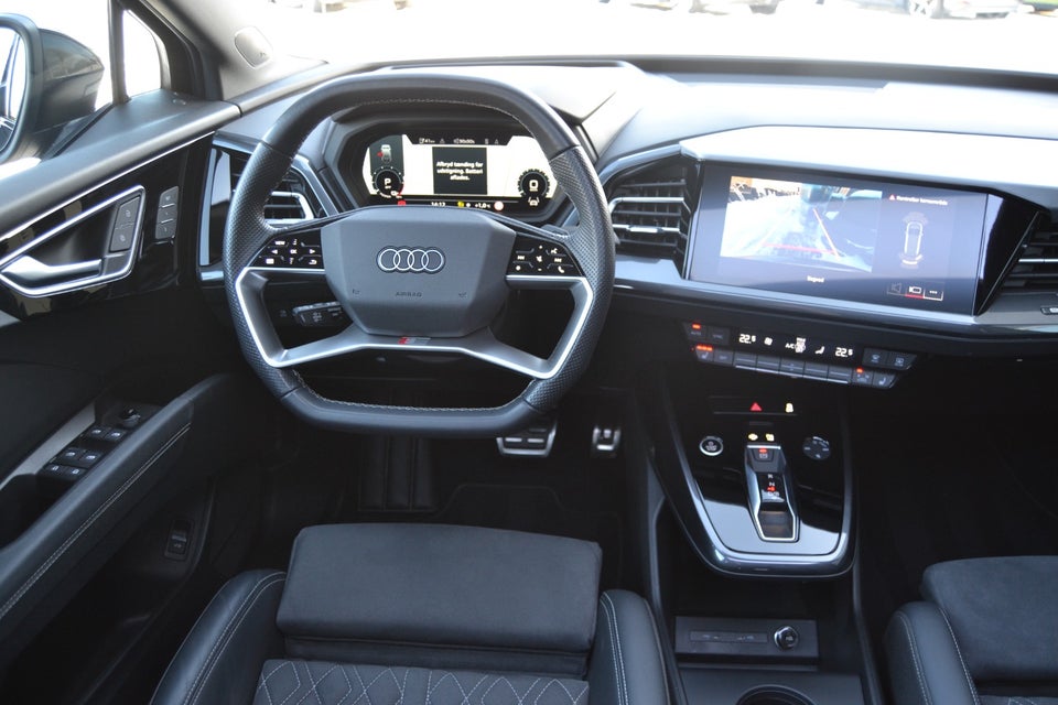 Audi Q4 e-tron 50 S-line quattro 5d