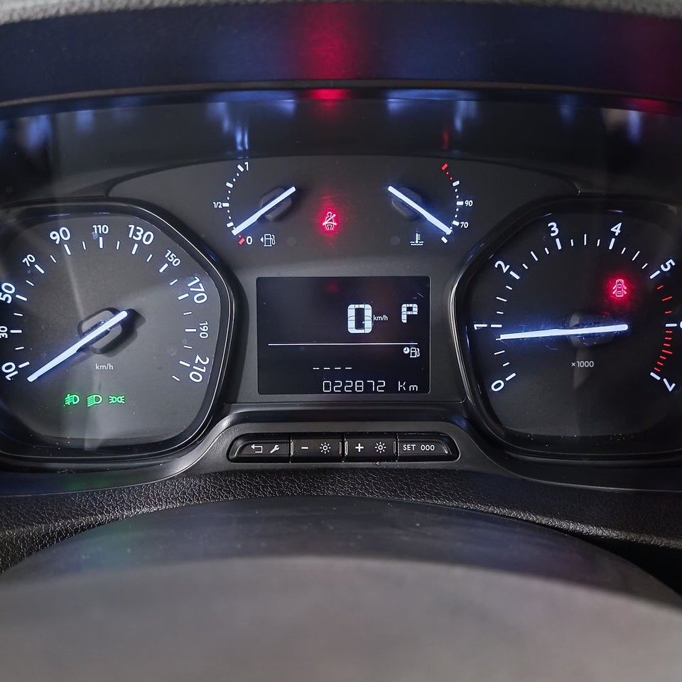 Peugeot Expert 2,0 BlueHDi 177 L2 Premium EAT8 Van