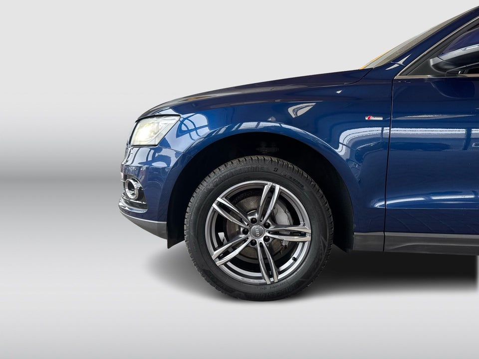 Audi Q5 2,0 TDi 177 S-line quattro S-tr. Van 5d