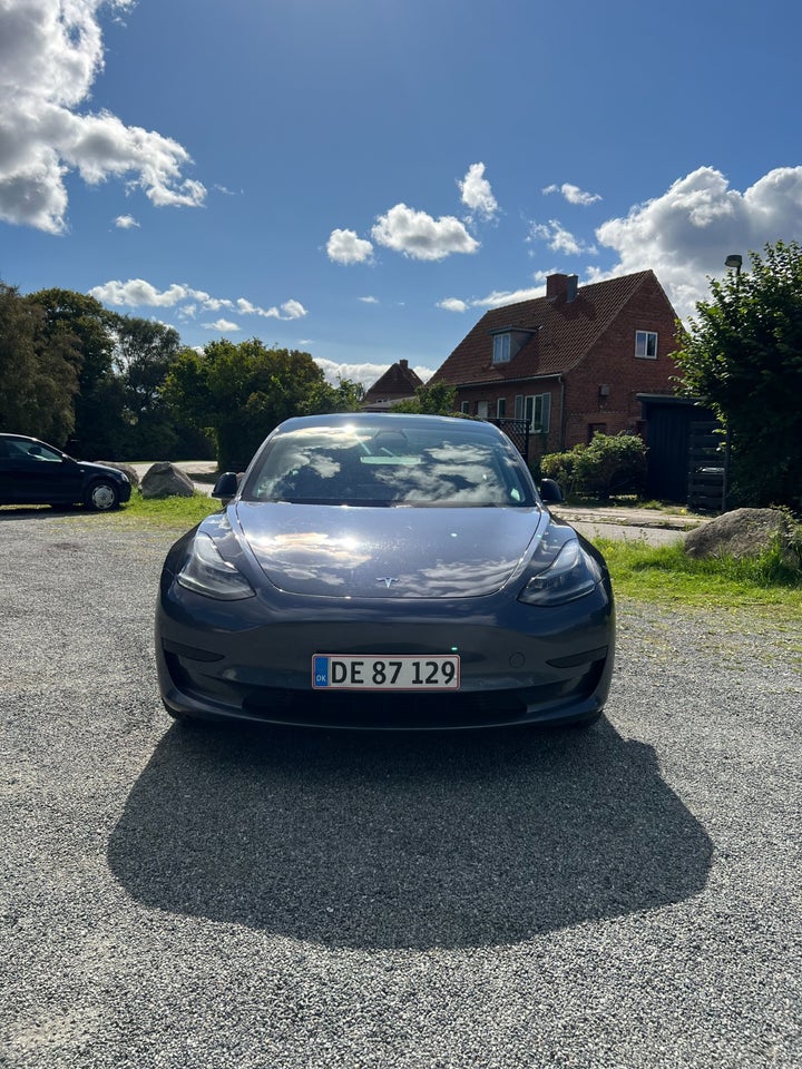 Tesla Model 3 Standard Range+ RWD 4d