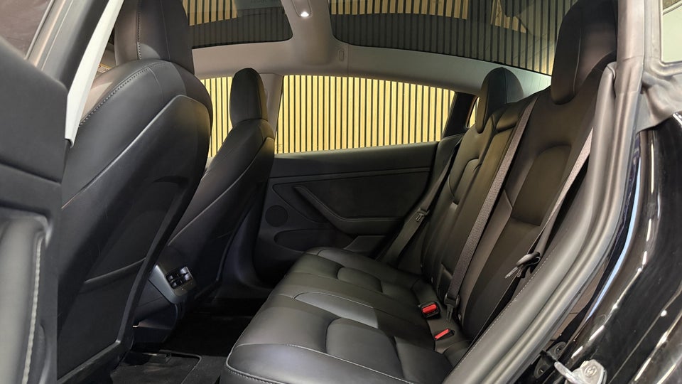 Tesla Model 3 Standard Range+ RWD 4d