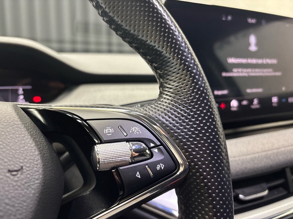 Skoda Enyaq 80 iV Loft 5d