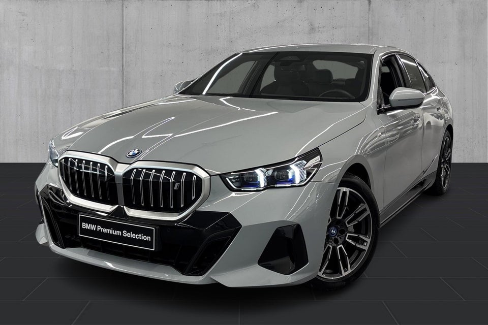 BMW i5 eDrive40 M-Sport 4d