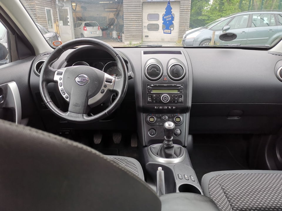 Nissan Qashqai 2,0 Tekna 5d