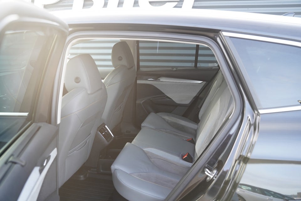 Skoda Enyaq 80 iV Plus ecoSuite 5d