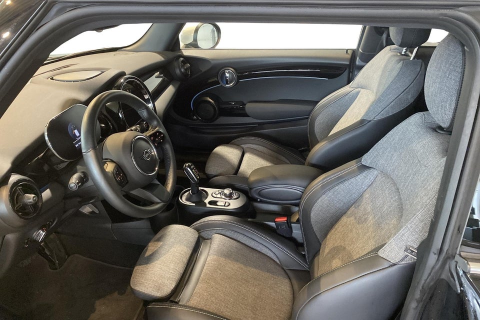 MINI Cooper SE Classic Trim 3d