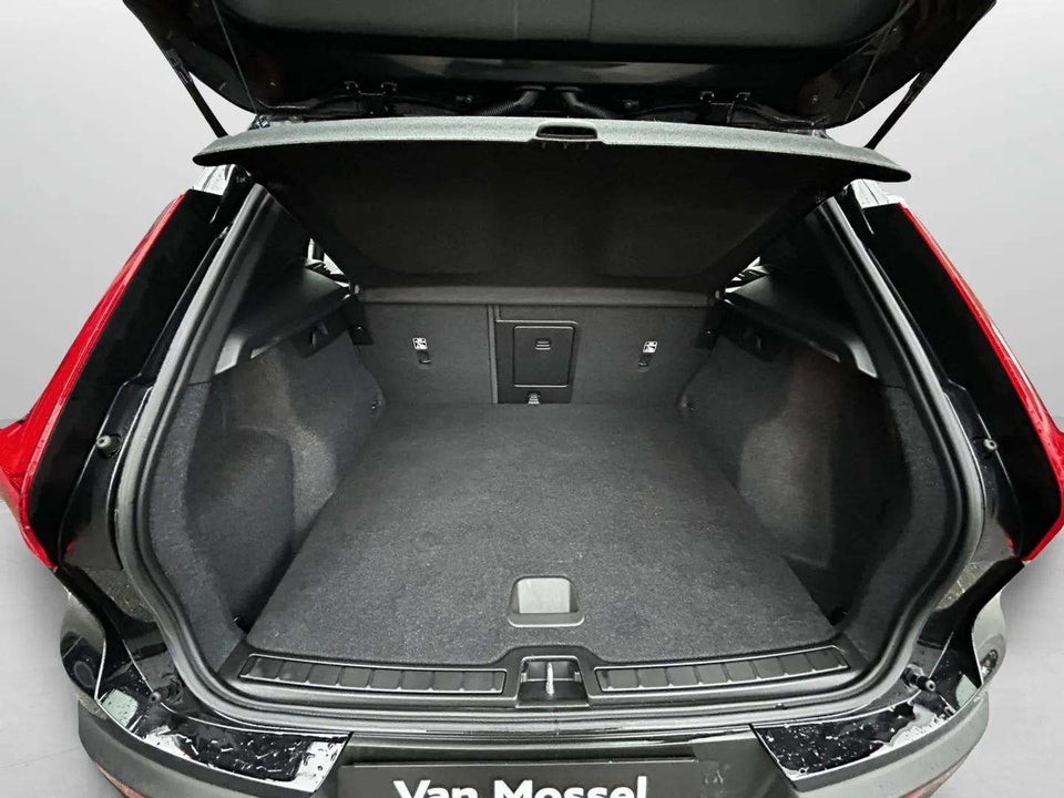 Volvo XC40 P6 ReCharge Core 5d