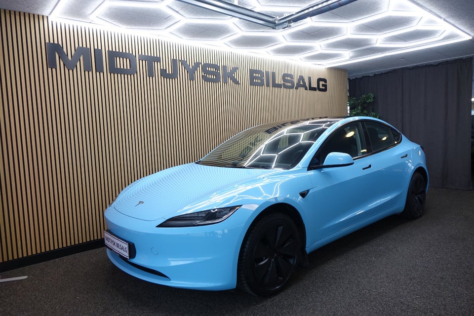 Tesla Model 3 RWD 4d