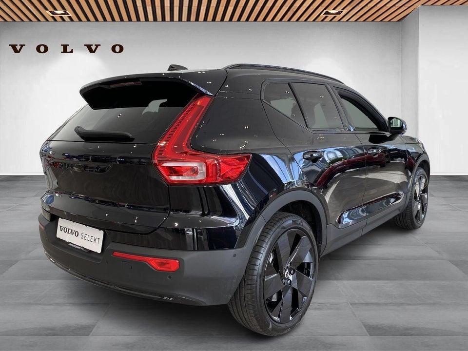 Volvo EX40 Extended Range Black Edition 5d