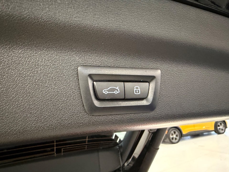 BMW iX1 eDrive20 X-Line 5d