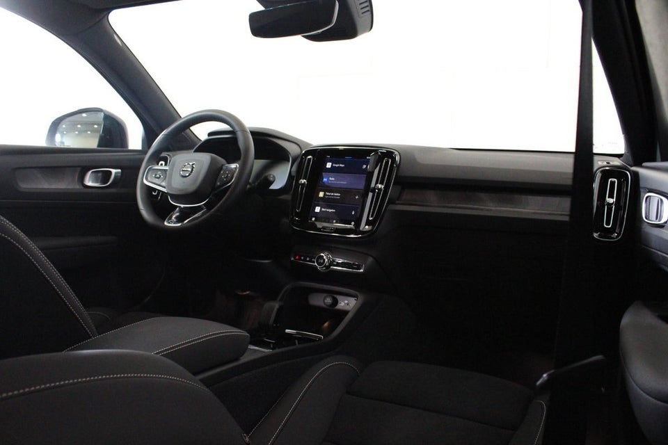 Volvo XC40 ReCharge Extended Range Plus 5d