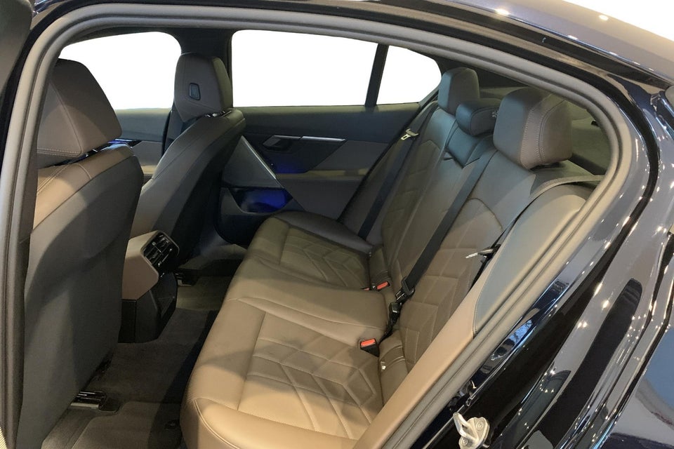 BMW i5 eDrive40 M-Sport 4d