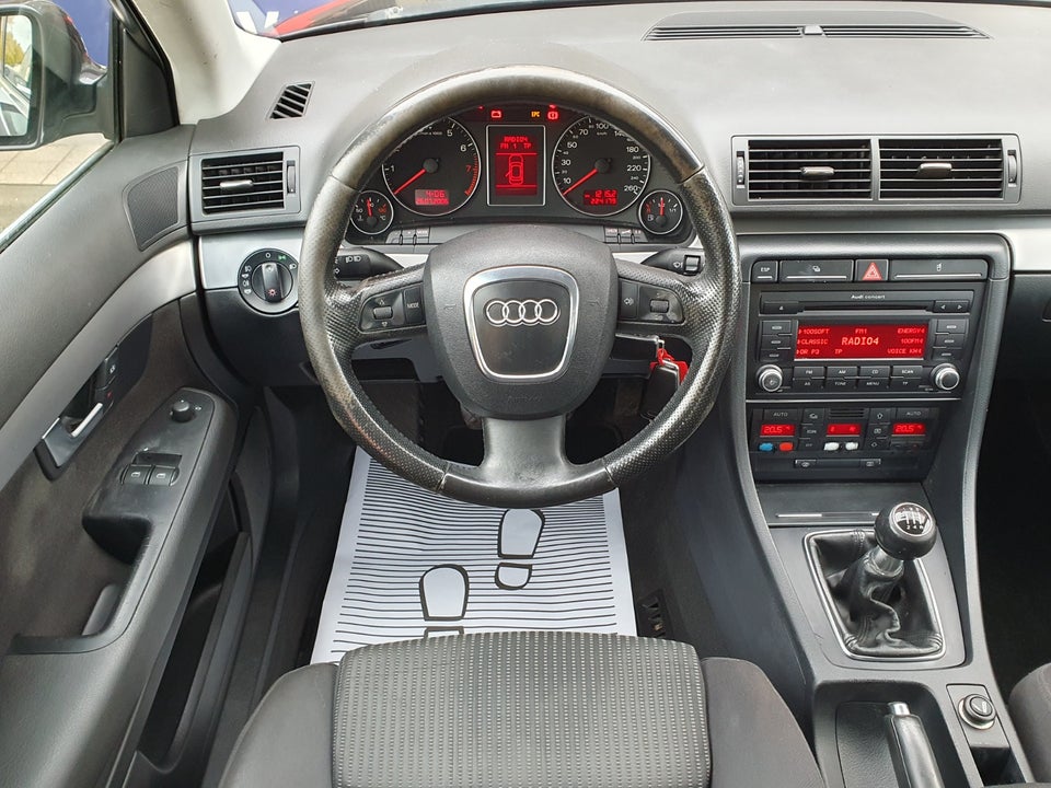 Audi A4 1,8 T 163 4d