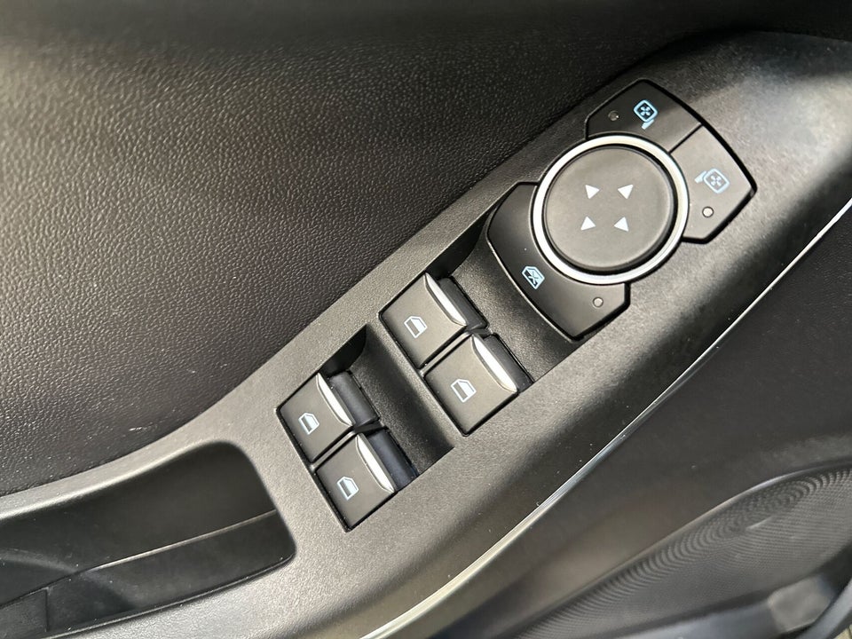 Ford Fiesta 1,0 EcoBoost mHEV Titanium 5d