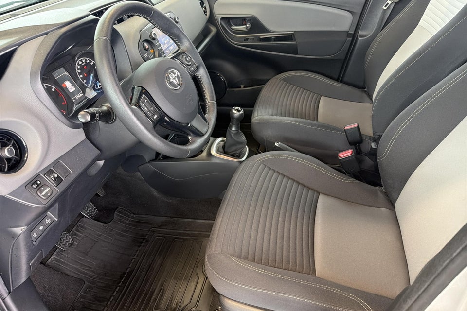 Toyota Yaris 1,0 VVT-i T2 5d
