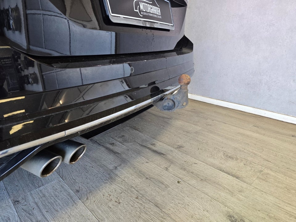 VW Touran 2,0 TDi 150 R-line DSG 5d