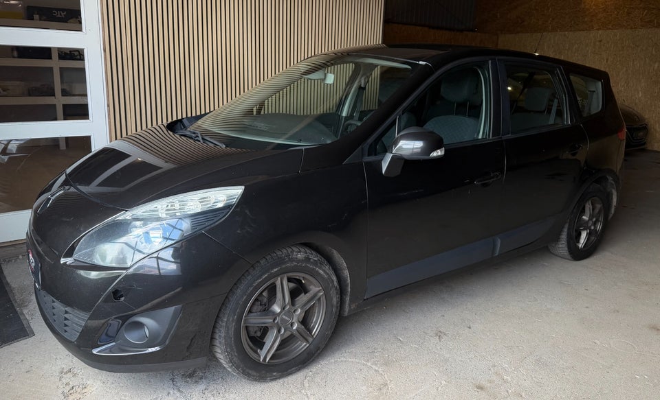 Renault Grand Scenic III 1,9 dCi 130 Dynamique 7prs 5d