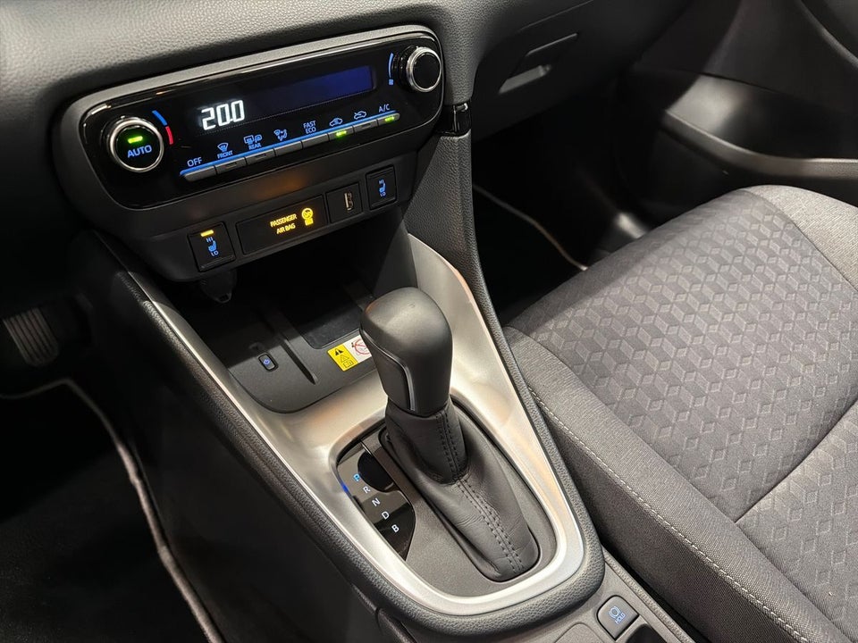 Toyota Yaris 1,5 Hybrid Active e-CVT 5d