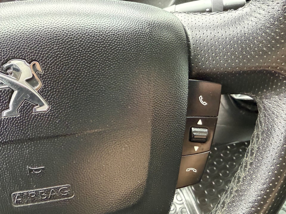 Peugeot Boxer 333 2,2 BlueHDi 140 L3H2 Premium