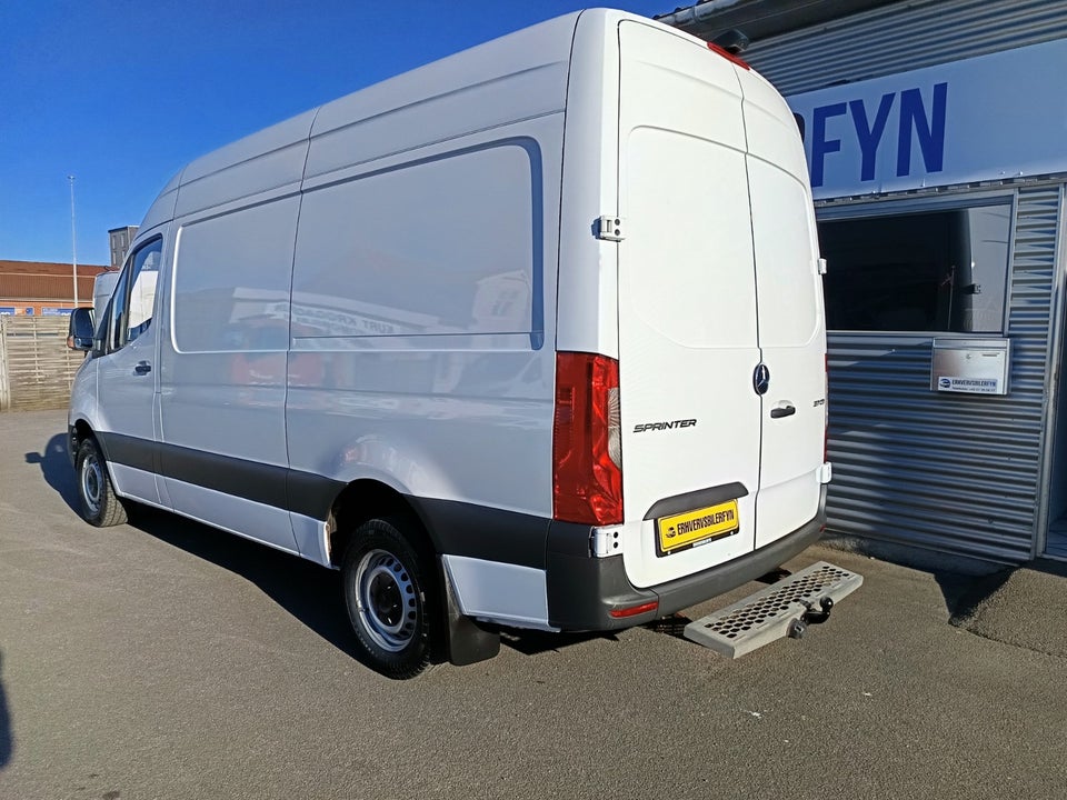 Mercedes Sprinter 317 2,0 CDi A2 Kassevogn aut. RWD