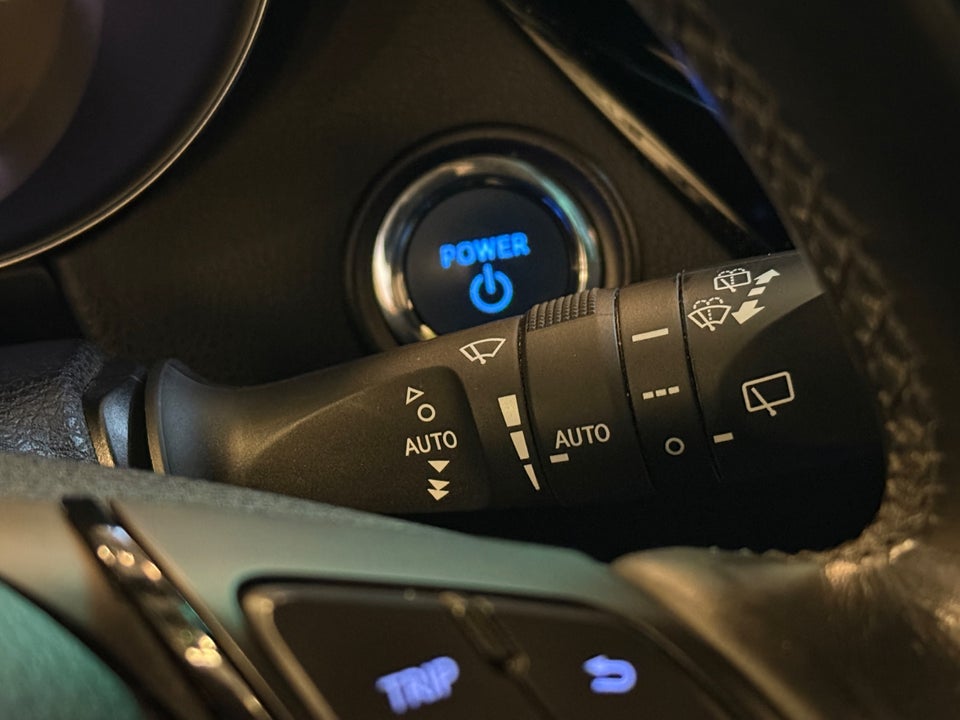 Toyota C-HR 1,8 Hybrid Premium Selected CVT 5d