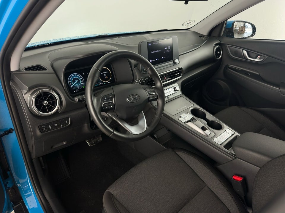 Hyundai Kona 64 EV Essential 5d