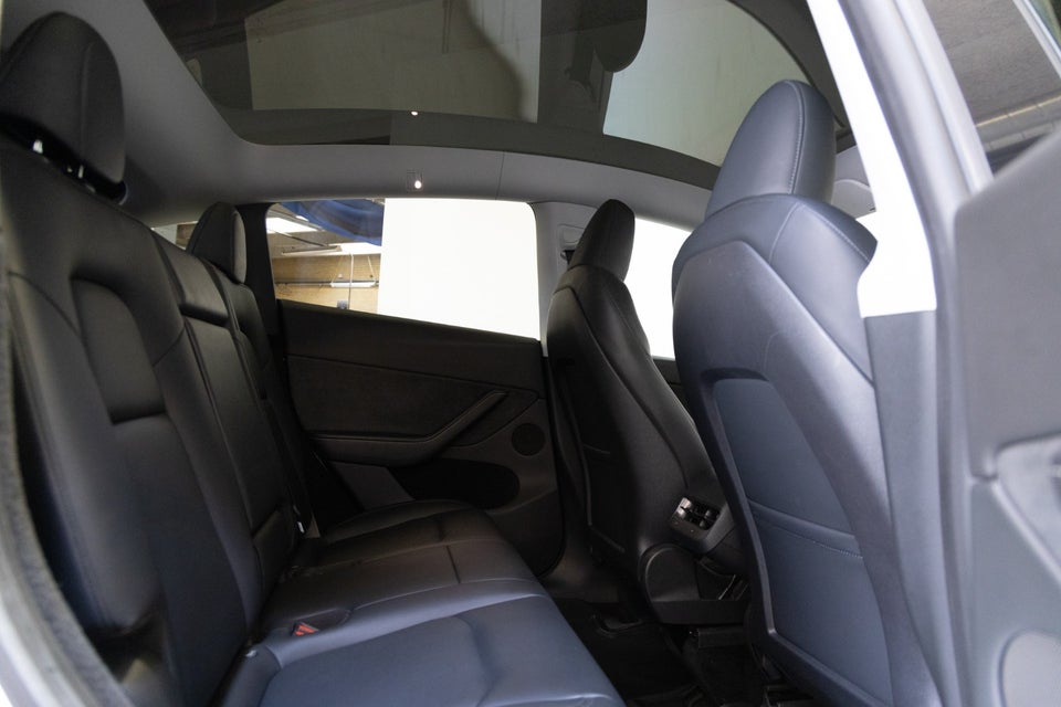Tesla Model Y Long Range AWD 5d