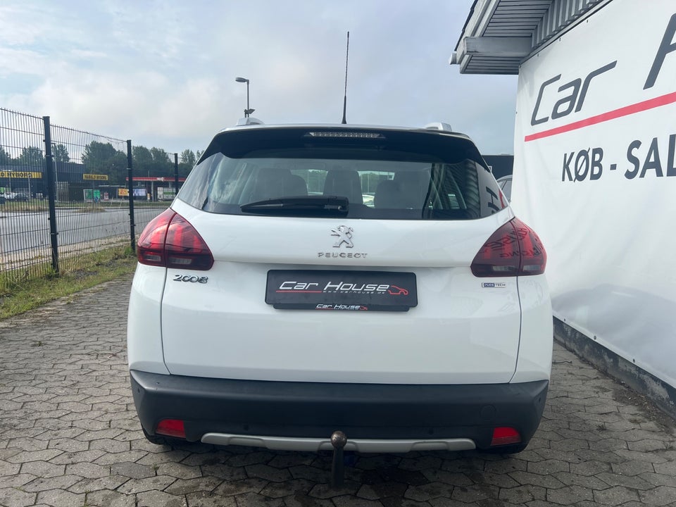 Peugeot 2008 1,2 e-THP 110 Allure 5d