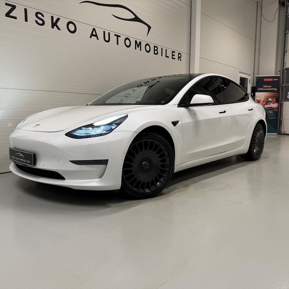 Tesla Model 3 Performance AWD 4d