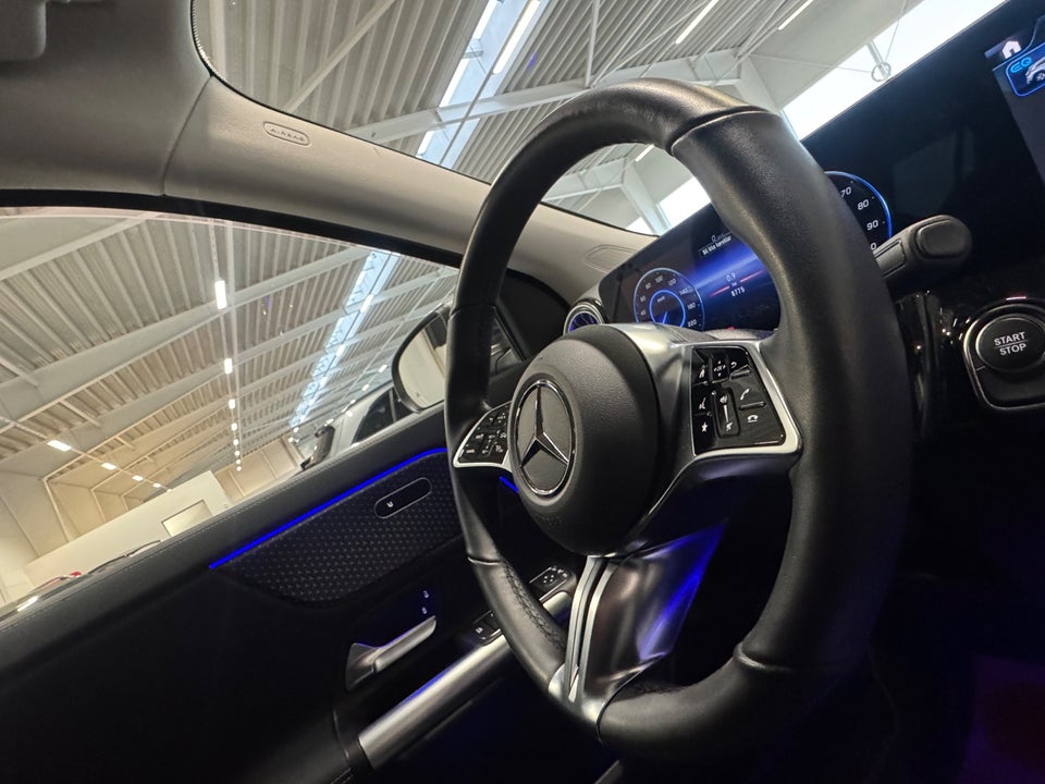 Mercedes EQA300 Progressive 4Matic 5d