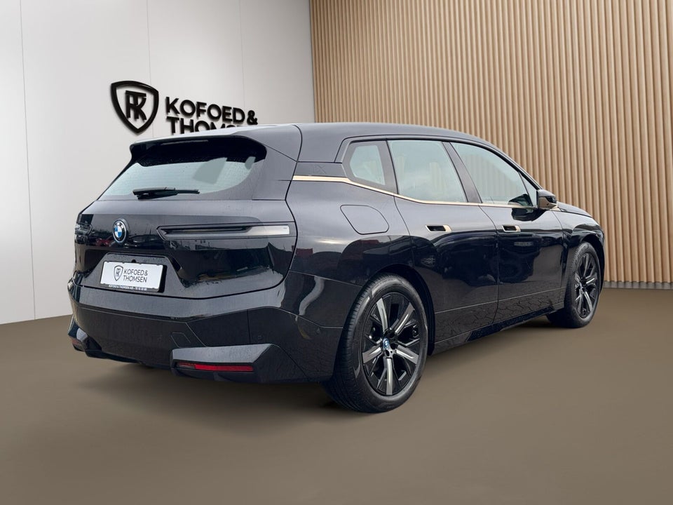 BMW iX xDrive40 5d