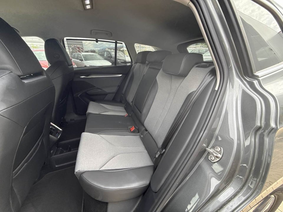 Skoda Enyaq 85 iV Plus Loft 5d