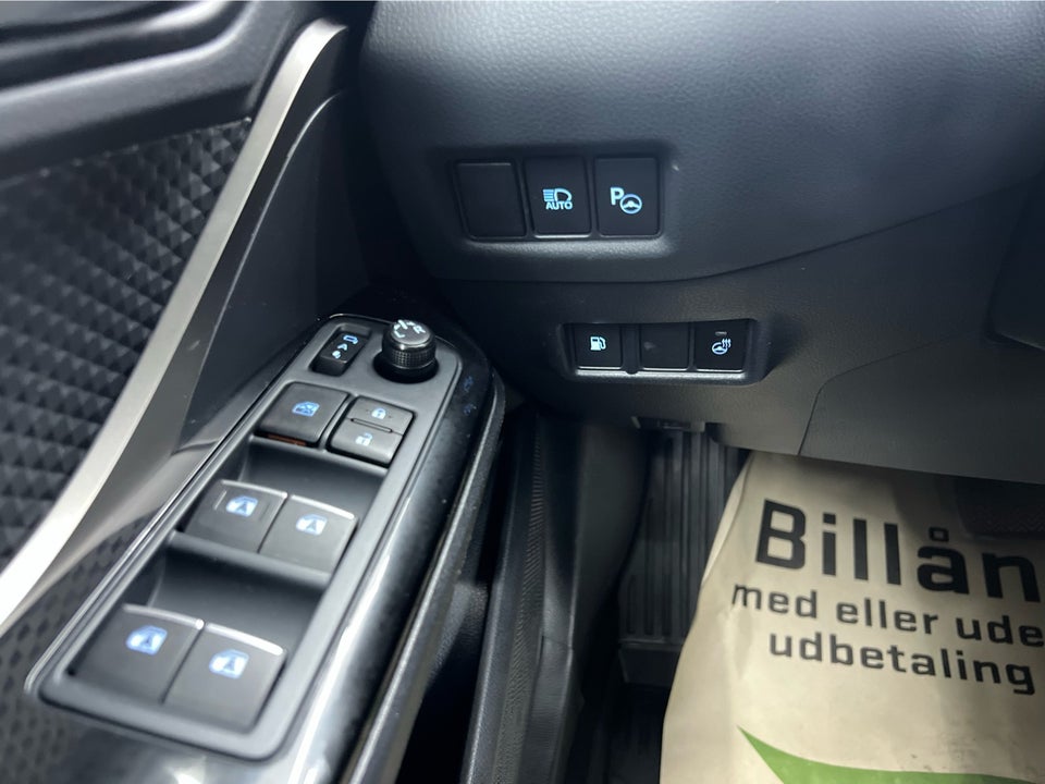 Toyota C-HR 1,8 Hybrid Premium Selected CVT 5d