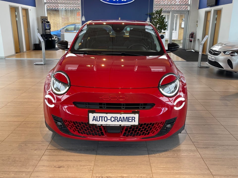 Fiat 600e 54 (RED) 5d