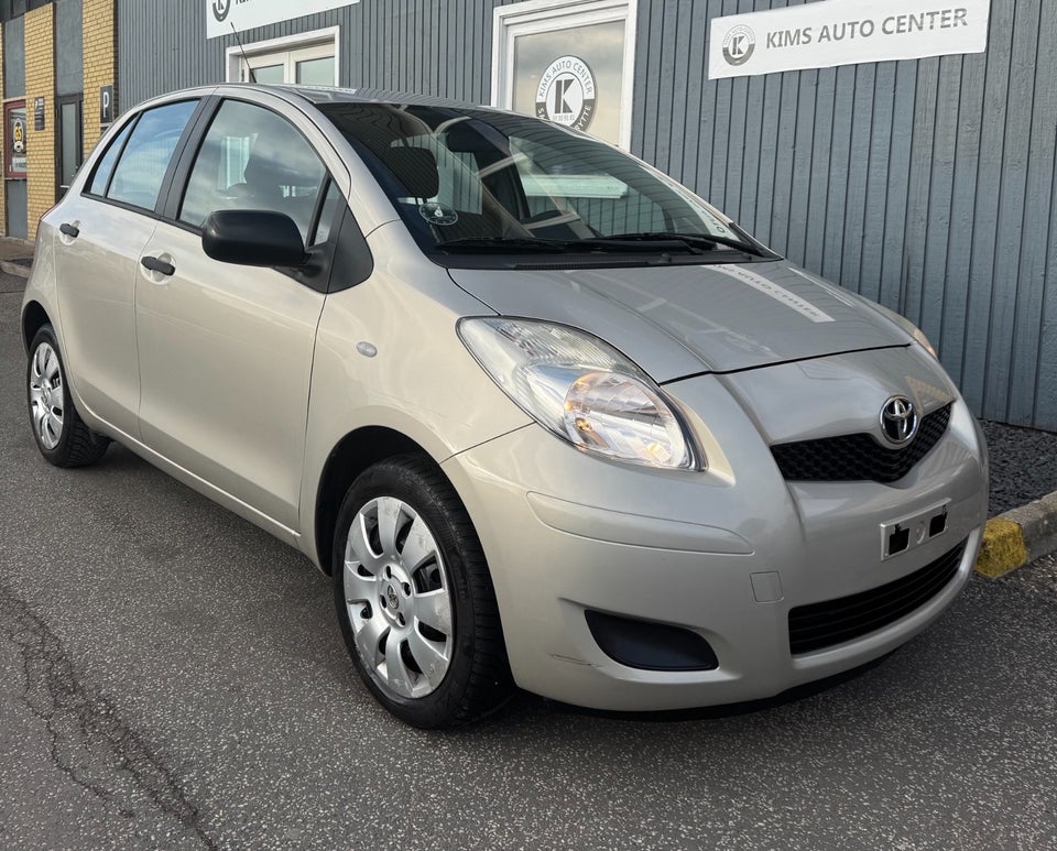 Toyota Yaris 1,0 VVT-i T2 5d