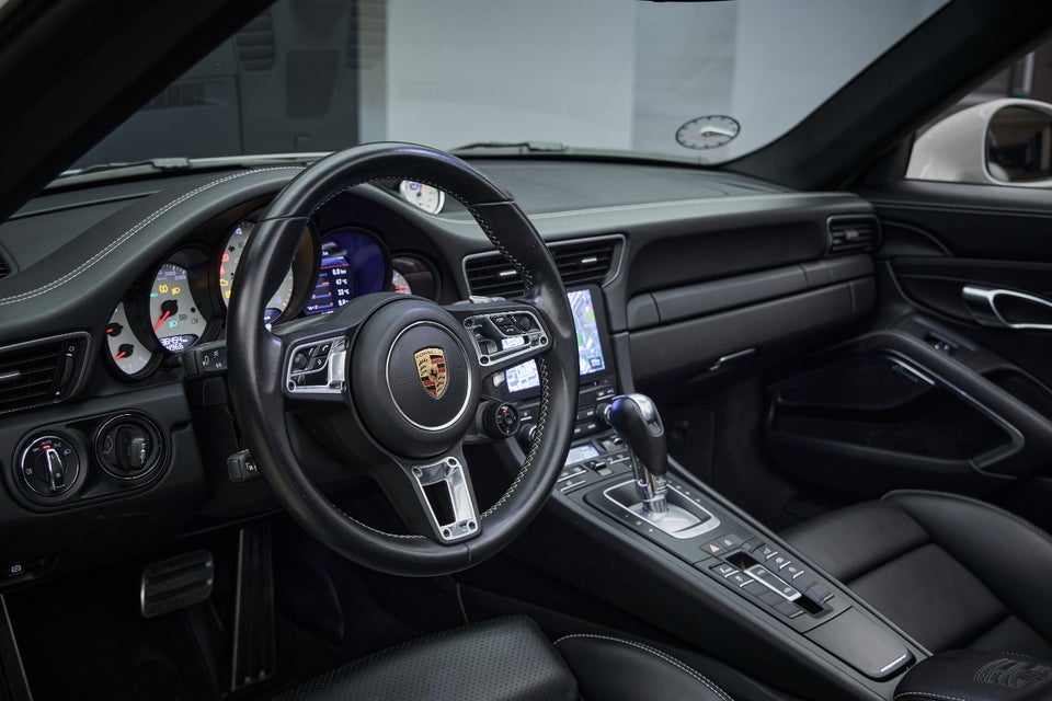 Porsche 911 Targa 4 GTS 3,0 PDK 2d